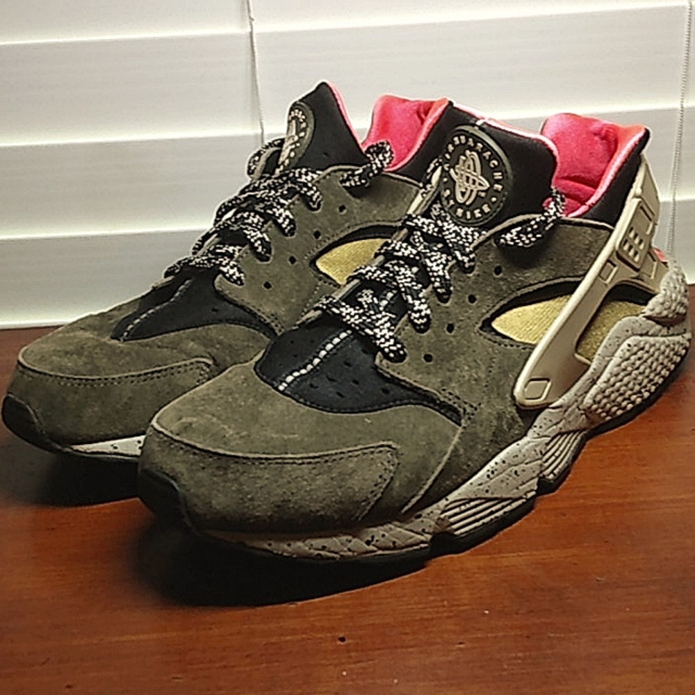Nike Air Huarache Premium 'Desert Moss'